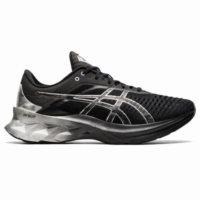 Férfi Asics Novablast Platinum Futócipő AS8349127 Fekete/Titán